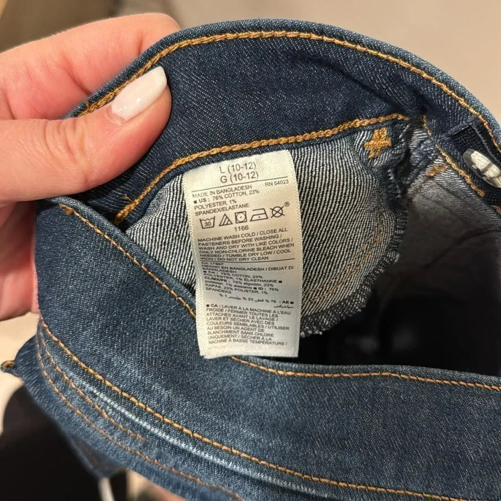 Skinny jeans a crop top